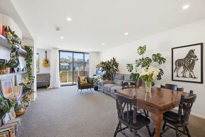 /international/nz/19-holystone-road-whitby-wellington-380119877350/