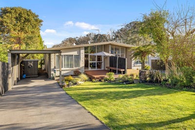 /international/nz/97b-kawaha-point-road-kawaha-point-bay-of-plenty-380119941380/