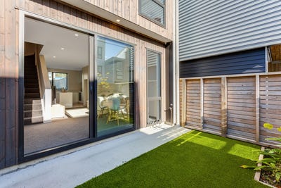 /international/nz/28-houhere-street-paraparaumu-wellington-380119834445/