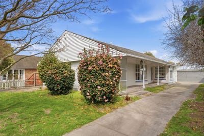 /international/nz/301-waimairi-road-ilam-canterbury-380119940363/