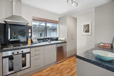 /international/nz/9-baillie-crescent-carterton-wairarapa-380119875353/