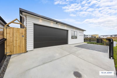 /international/nz/44-furlough-road-opaheke-auckland-380119879474/