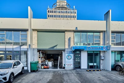 /international/nz/37-55-percy-cameron-street-avalon-wellington-380119828098/