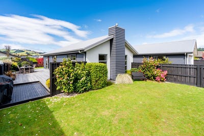 /international/nz/18-hagart-alexander-drive-mosgiel-otago-380120077593/
