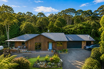 /international/nz/125-stoney-creek-drive-waitakere-auckland-380119812978/