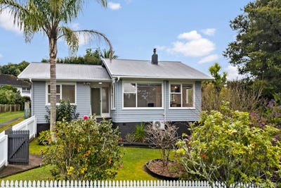 /international/nz/60-hilling-street-titirangi-auckland-380119871874/