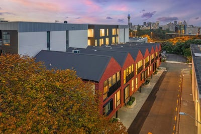 /international/nz/4-madeira-lane-grafton-auckland-380119807033/