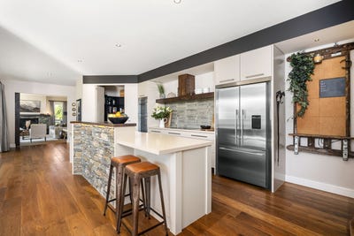 /international/nz/1-davren-way-tamahere-waikato-380119811043/