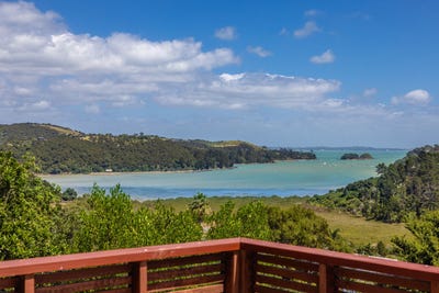 /international/nz/15a-erua-road-ostend-auckland-380119813431/