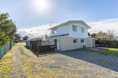/international/nz/196-high-street-north-carterton-wairarapa-380119878297/