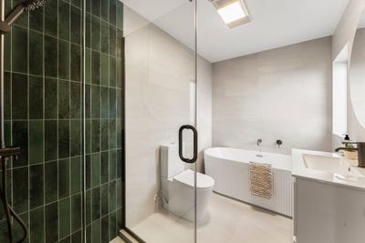/international/nz/2-125-ridge-road-howick-auckland-380119939608/