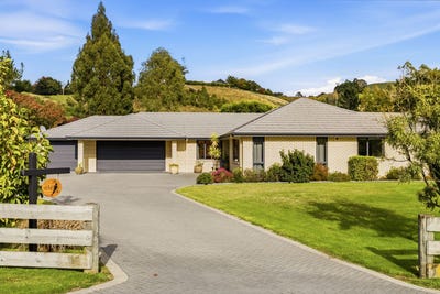 /international/nz/63a-dalmore-way-acacia-bay-central-north-island-380119810532/