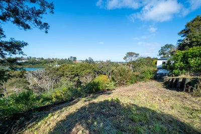 /international/nz/143c-colwill-road-massey-auckland-380119872471/