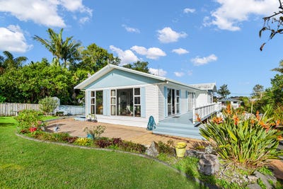 /international/nz/21-sorrento-street-onerahi-northland-380119840478/