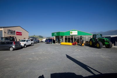 /international/nz/85-beach-road-kaikoura-marlborough-380119815516/