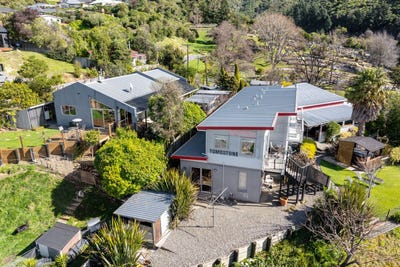 /international/nz/16-gravesend-place-picton-marlborough-380119936061/
