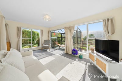 /international/nz/7a-lincoln-grove-wainuiomata-wellington-380119884606/