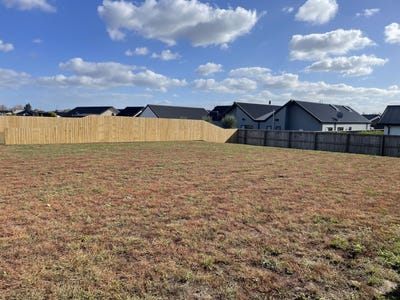 /international/nz/12a-cameo-grove-marshland-canterbury-380119854772/