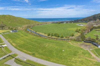 /international/nz/44-punawaitai-road-omakere-hawkes-bay-380119934875/
