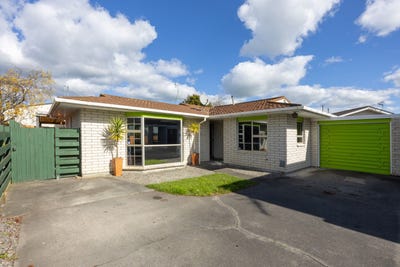 /international/nz/2-4-meadowbrook-drive-cloverlea-manawatu-whanganui-380120025862/