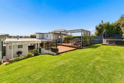 /international/nz/52b-bay-street-red-beach-auckland-380120000421/
