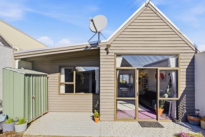 /international/nz/29e-bathgate-street-south-dunedin-otago-380120126287/
