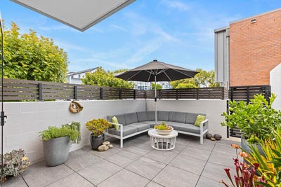 /international/nz/29-4-stables-lane-millwater-auckland-380119819767/