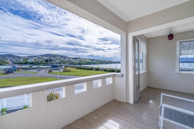 /international/nz/2-jetty-street-riverton-southland-380120077792/