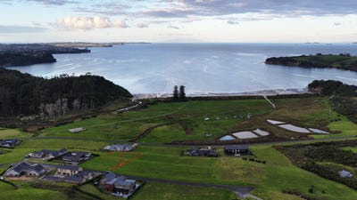 /international/nz/31-hurihuri-road-hibiscus-coast-surrounds-auckland-380119825788/
