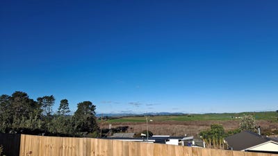 /international/nz/6-naho-place-meremere-waikato-380119815318/