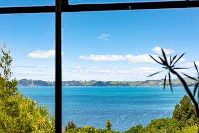 /international/nz/11-clinton-road-tawharanui-peninsula-auckland-380119939733/
