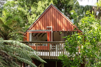 /international/nz/1-113-daffodil-street-titirangi-auckland-380120145836/