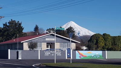 /international/nz/103-miranda-street-stratford-taranaki-380119877978/