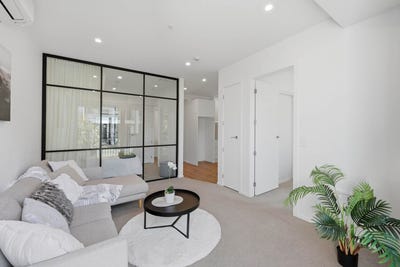 /international/nz/g03-1817a-great-north-road-avondale-canterbury-380119849961/