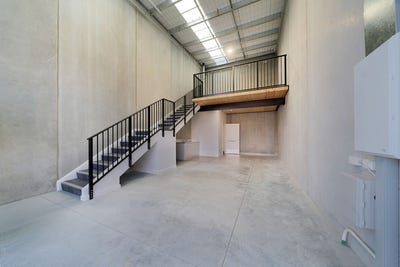 /international/nz/18-90a-hobsonville-road-hobsonville-auckland-380119830608/