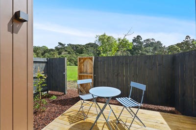 /international/nz/4-36-woodside-road-massey-auckland-380119942167/