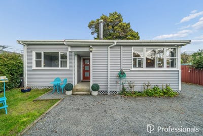/international/nz/8a-mangaroa-hill-road-clouston-park-wellington-380120035926/