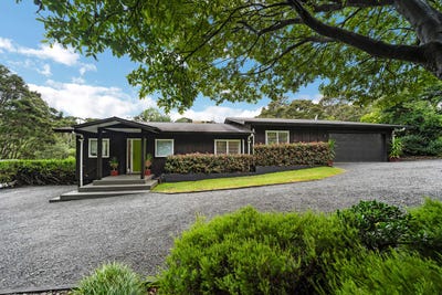 /international/nz/216-ness-valley-road-clevedon-auckland-380119833103/