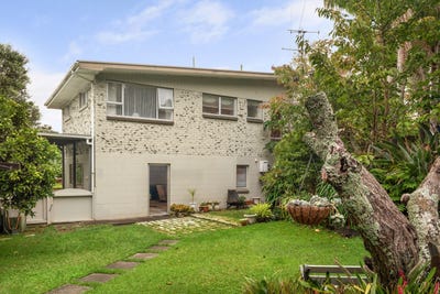 /international/nz/102-marie-place-thames-coromandel-380119820357/