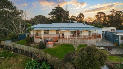 /international/nz/23-waitakere-road-waitakere-auckland-380120026033/