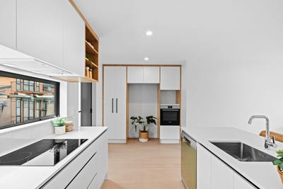 /international/nz/135-lincoln-road-addington-canterbury-380119818725/