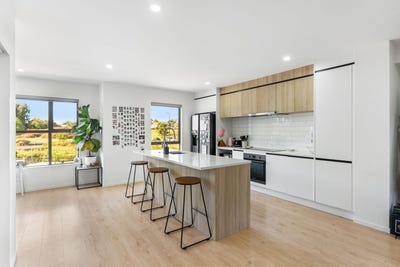 /international/nz/19-mataitai-road-hobsonville-auckland-380119863128/