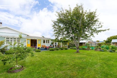 /international/nz/37-kiharoa-street-otaki-beach-wellington-380119805837/