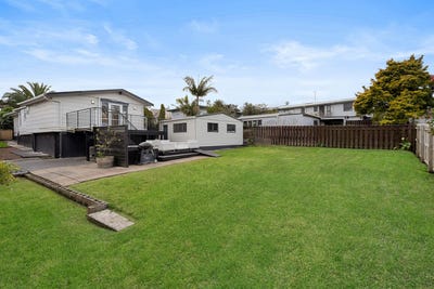 /international/nz/28-fairway-avenue-red-beach-auckland-380119882755/