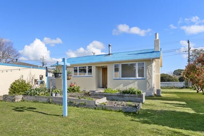 /international/nz/13-moreton-road-carterton-wairarapa-380119940821/