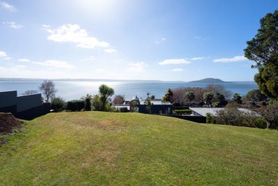 /international/nz/26-tupara-crescent-kawaha-point-bay-of-plenty-380119875743/