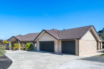 /international/nz/58e-mcentee-road-waitakere-auckland-380119869186/