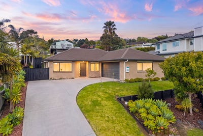/international/nz/12-bloomfield-rise-stanmore-bay-auckland-380120117232/