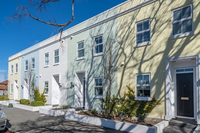 /international/nz/4-287-selwyn-street-spreydon-canterbury-380119940002/