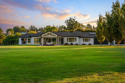 /international/nz/1-ngaire-close-wainui-auckland-380119963398/